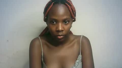 Snapshot of hot_berry2003 chatting on 01/26/25, 05:13 Millie online show from 01/26/25, 05:13