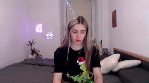 Snapshot of hot_berry69 chatting on 12/05/24, 10:12 Dashka online show from 12/05/24, 10:12