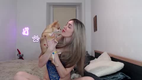 Snapshot of hot_berry69 chatting on 01/22/25, 10:48 Dashka online show from 01/22/25, 10:48