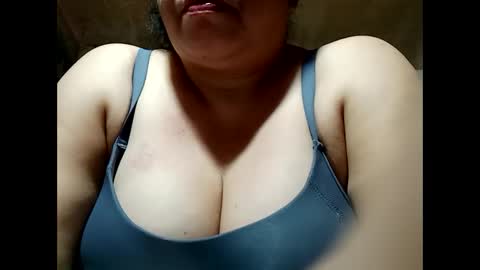 hot_boobs21 online show from 02/12/25, 11:51