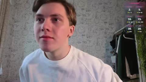 Snapshot of hot_boy_oscar chatting on 11/01/25, 11:12 Oscar online show from 11/01/25, 11:12