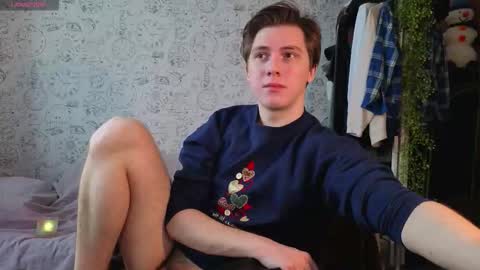 Snapshot of hot_boy_oscar chatting on 12/14/25, 11:15 Oscar online show from 12/14/25, 11:15