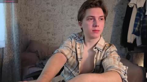 Snapshot of hot_boy_oscar chatting on 12/19/25, 11:06 Oscar online show from 12/19/25, 11:06