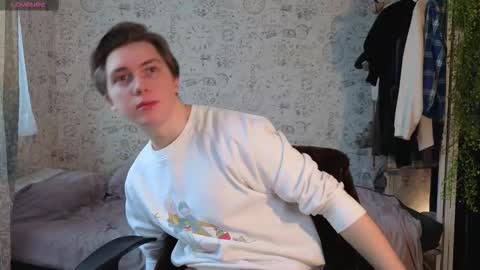 Snapshot of hot_boy_oscar chatting on 12/21/25, 11:06 Oscar online show from 12/21/25, 11:06