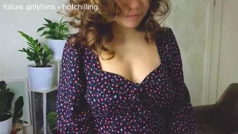 LiluCaroline online show from 11/14/25, 01:43