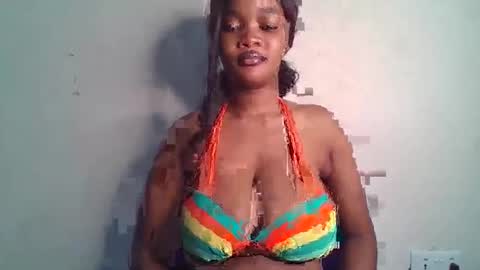 Snapshot of hot_choccoolate chatting on 05/25/26, 04:46 Zarah online show from 05/25/26, 04:46
