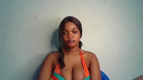 Snapshot of hot_choccoolate chatting on 05/31/26, 01:58 Zarah online show from 05/31/26, 01:58
