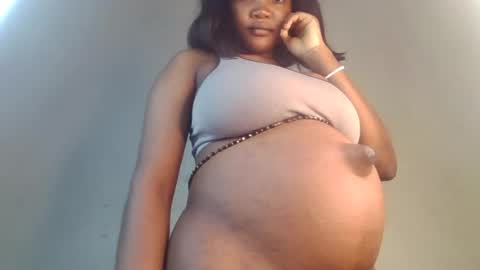 Zarah online show from 07/25/26, 11:41
