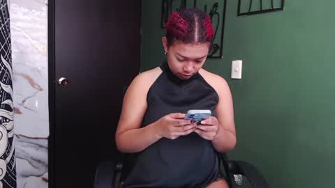 Snapshot of hot_chocolate_4u chatting on 07/05/26, 04:58 hot chocolate 4u online show from 07/05/26, 04:58