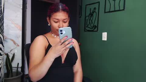 Snapshot of hot_chocolate_4u chatting on 07/19/26, 03:16 hot chocolate 4u online show from 07/19/26, 03:16