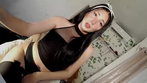 its me CLAUDIA online show from 10/12/25, 04:00