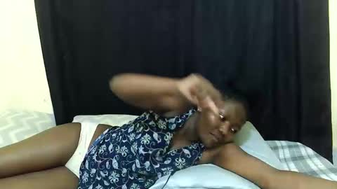 Milly online show from 12/03/25, 07:01