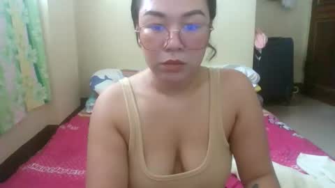 hot_emma1112 online show from 05/30/26, 01:25