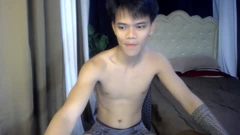 Snapshot of hot_fucker_ chatting on 10/31/25, 12:06 hot_fucker_ online show from 10/31/25, 12:06