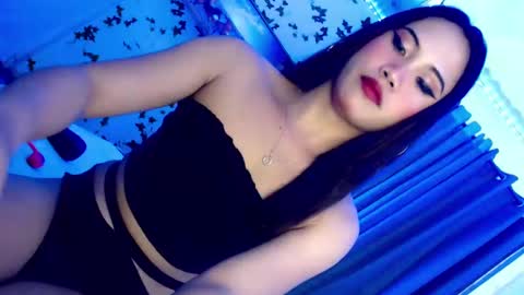 Snapshot of hot_fuckingmedusa69 chatting on 01/02/25, 04:35 Naughty Allison online show from 01/02/25, 04:35