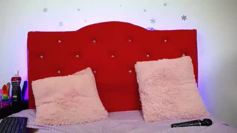 Snapshot of hot_girl01_hanna chatting on 01/06/25, 06:41 angie online show from 01/06/25, 06:41