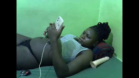 hot_girlly online show from 12/18/25, 06:58