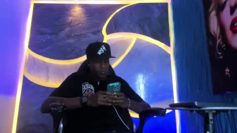 Snapshot of hot_golden_black chatting on 09/08/25, 03:33 hot_golden_black online show from 09/08/25, 03:33