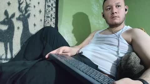 hot_guy36 online show from 03/08/26, 02:04
