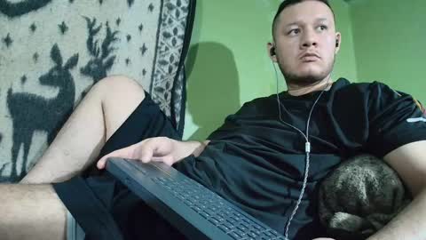hot_guy36 online show from 04/05/26, 03:53