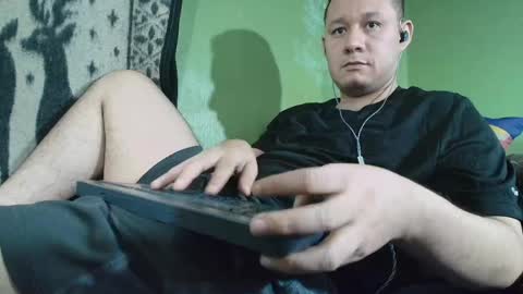hot_guy36 online show from 04/14/26, 06:03