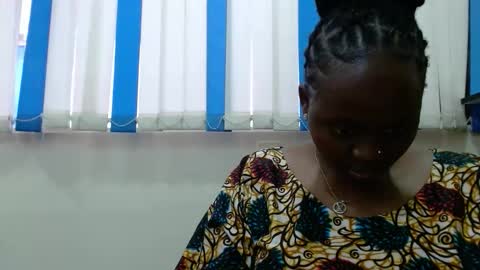 Snapshot of hot_linahh chatting on 02/13/26, 08:32 Linah online show from 02/13/26, 08:32