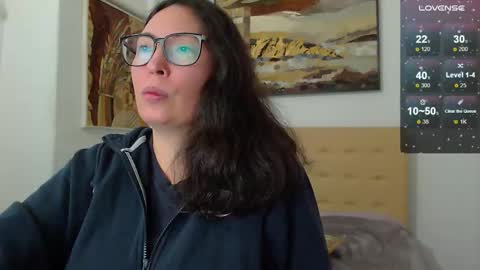 Snapshot of hot_lionesss chatting on 11/01/25, 12:18 Halle online show from 11/01/25, 12:18