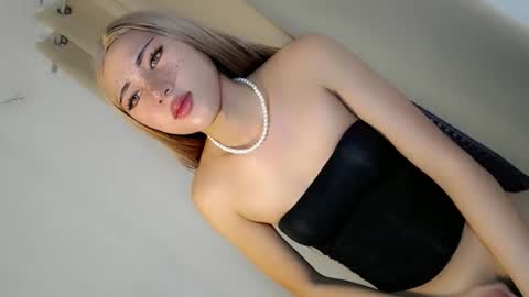 hot_little_angel18 online show from 05/30/26, 02:08