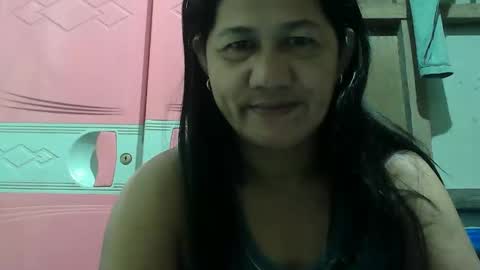 hotmama online show from 10/16/25, 08:43