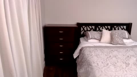 Snapshot of hot_milfy_mom chatting on 07/02/26, 11:33 Rose Redwood online show from 07/02/26, 11:33