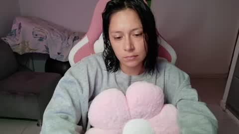 Mia online show from 06/30/26, 07:59