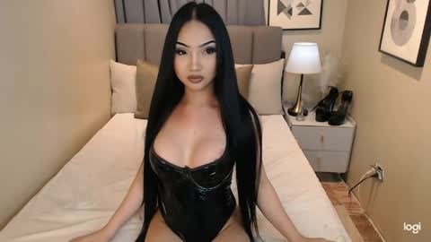 hot_nikki69 online show from 04/15/26, 06:31