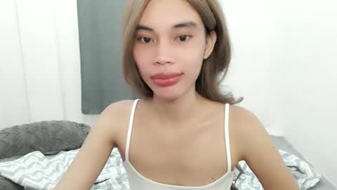 Snapshot of hot_princess143 chatting on 11/25/25, 12:32 Ninna online show from 11/25/25, 12:32