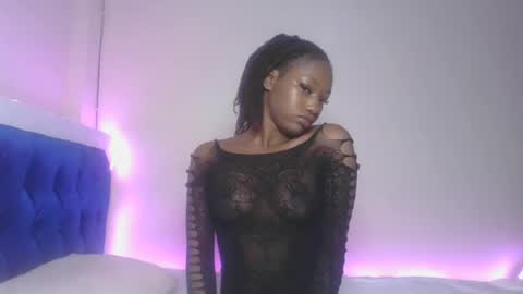 Snapshot of hot_sexxxy_girl chatting on 06/23/26, 12:14 Milly online show from 06/23/26, 12:14
