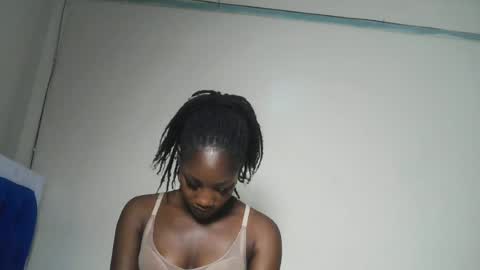 Snapshot of hot_sexxxy_girl chatting on 07/15/26, 11:59 Milly online show from 07/15/26, 11:59