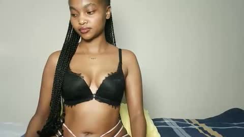 Snapshot of hot_sexy_babe chatting on 05/19/26, 02:01 Bellah online show from 05/19/26, 02:01