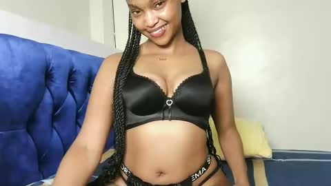Snapshot of hot_sexy_babe chatting on 05/22/26, 12:40 Bellah online show from 05/22/26, 12:40