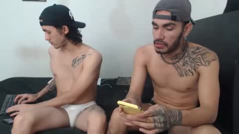 Snapshot of hot_sharks__ chatting on 01/18/25, 06:56 Hot Sharks online show from 01/18/25, 06:56