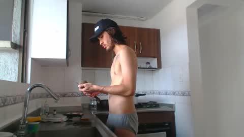 Snapshot of hot_sharks__ chatting on 02/28/25, 04:53 Hot Sharks online show from 02/28/25, 04:53