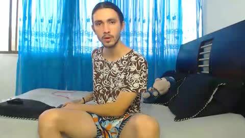 Snapshot of hot_sharks__ chatting on 09/11/25, 11:21 Hot Sharks online show from 09/11/25, 11:21