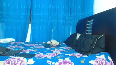 Snapshot of hot_sharks__ chatting on 10/08/25, 10:24 Hot Sharks online show from 10/08/25, 10:24