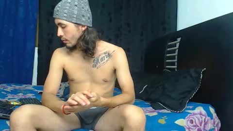 Snapshot of hot_sharks__ chatting on 11/16/25, 04:07 Hot Sharks online show from 11/16/25, 04:07