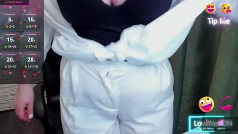 Snapshot of hot_squirtgirl chatting on 01/17/25, 03:34 Vasilisa online show from 01/17/25, 03:34