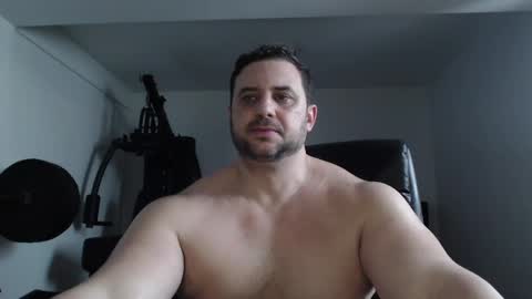 Snapshot of hot_stefano1 chatting on 02/21/25, 03:32 Stefano.. online show from 02/21/25, 03:32