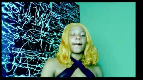 Stella online show from 12/25/24, 11:42