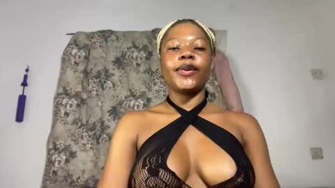Snapshot of hot_stellaa chatting on 03/20/26, 01:54 Stella online show from 03/20/26, 01:54