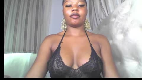 Snapshot of hot_stellaa chatting on 05/21/26, 09:16 Stella online show from 05/21/26, 09:16