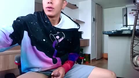 hot_twinks83 online show from 09/27/25, 12:21
