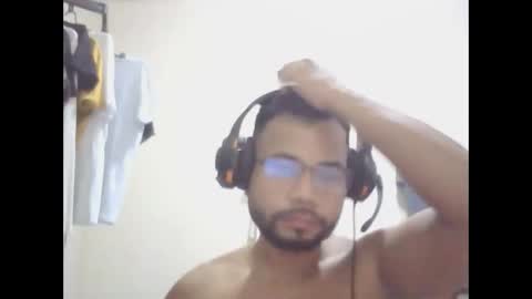 hot_wey98 online show from 10/22/25, 04:13