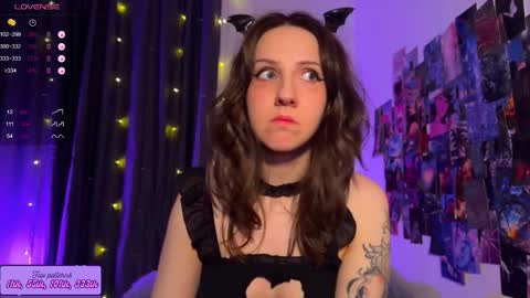 Snapshot of hotarutomo chatting on 10/31/25, 10:33 Next stream 28112024 8 GMT 3 online show from 10/31/25, 10:33